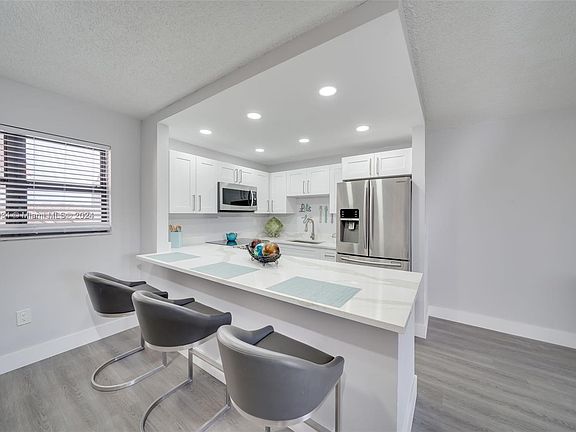 2nd image of 1121 SW 122nd Ave APT 413-2