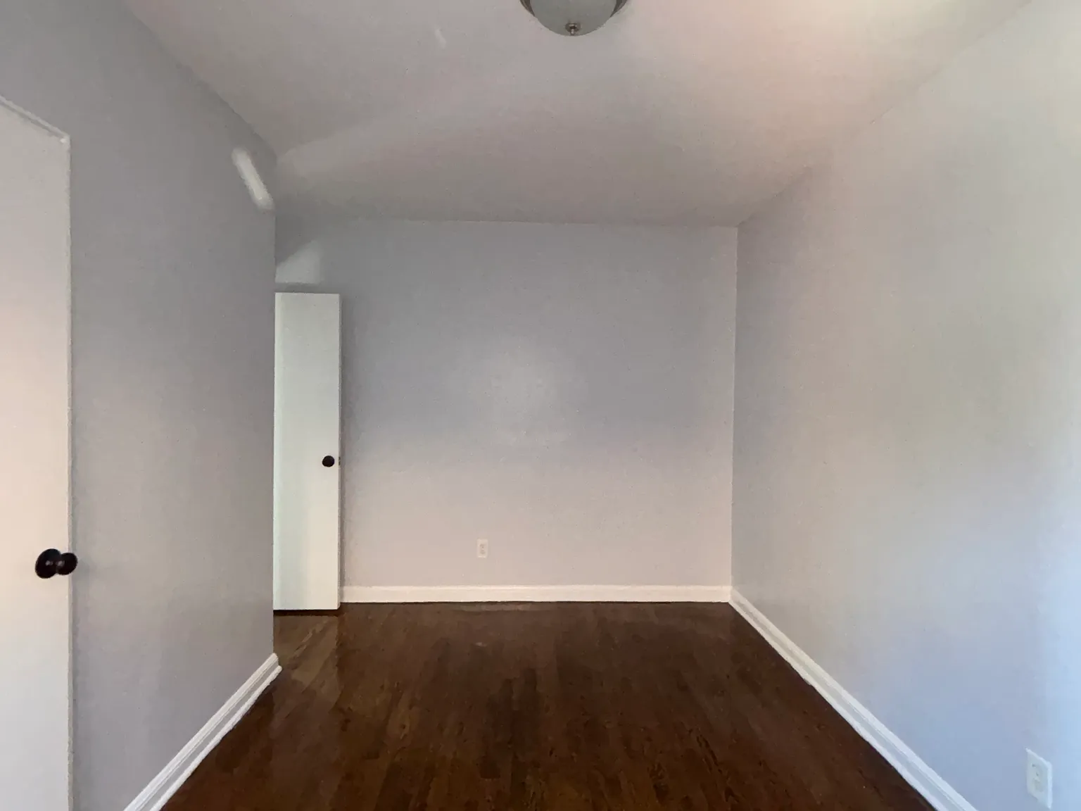 6245 Broadway — Photo 4