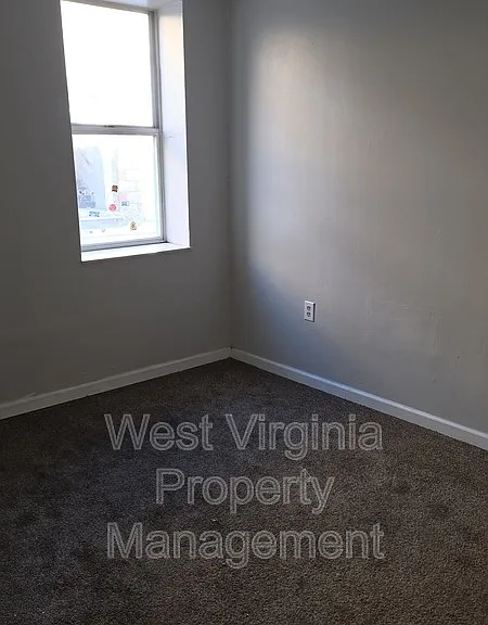 200 Main St #102 — Photo 5