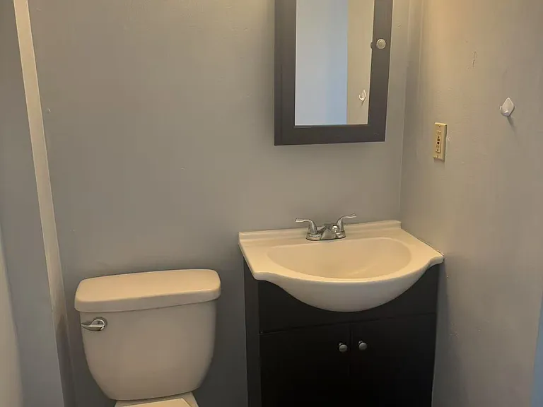 21 S Melcher St #4 — Photo 7