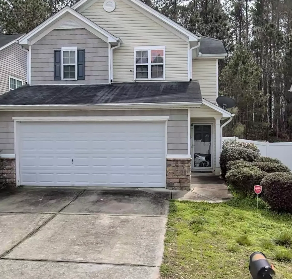 3 bed, 2.5 bath, 1858 sqft, $2,100 — Photo 1