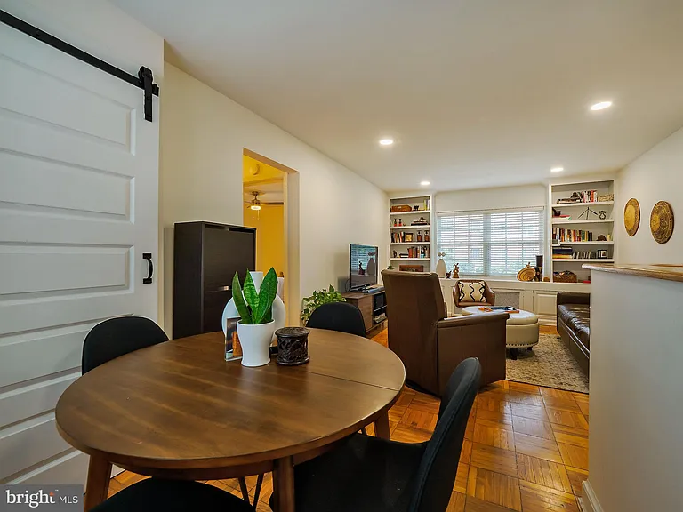 1608 W Abingdon Dr #102 — Photo 14