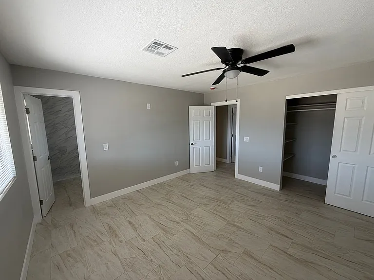 2501 W Sweetwater Ave — Photo 11