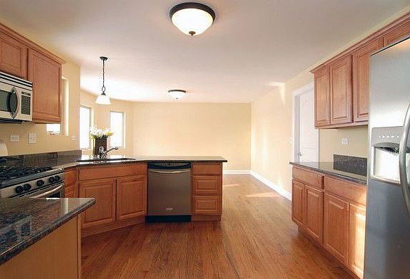 4th image of 2357 Nichols Dr