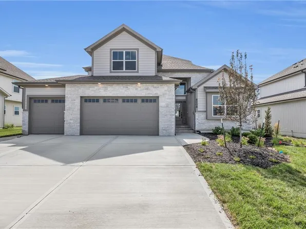 8008 Brockway St, Shawnee, KS 66220