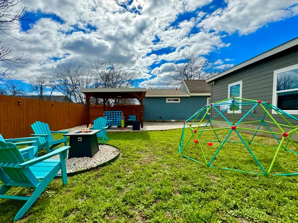 706 S Olive St, San Antonio, TX 78203