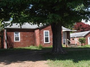 176 White Oak St, Franklin, NC 28734