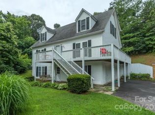 402 Day Lily Dr, Leicester, NC 28748