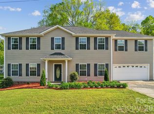 1042 Arrowhead Dr SE, Concord, NC 28025