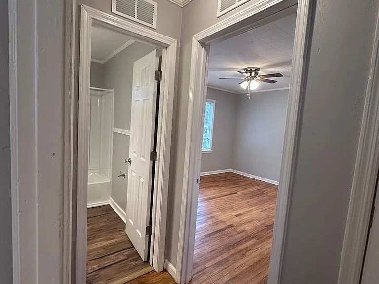 901 N Franklin St — Photo 9