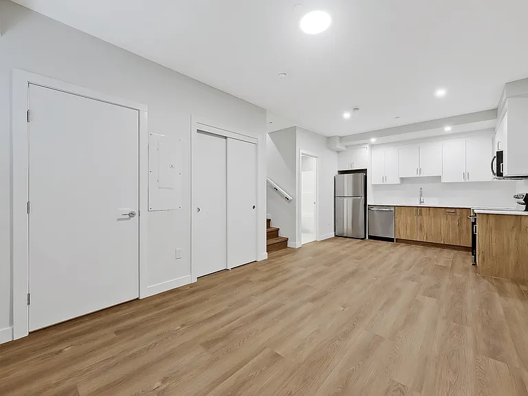 3408 37th St SW — Photo 3