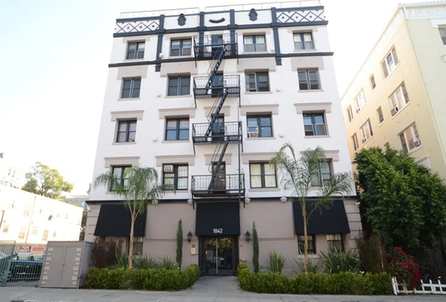 Chateau Hollywood — Photo 4