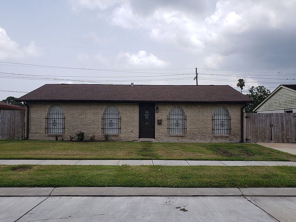 1st image of 413 Willowbrook Dr