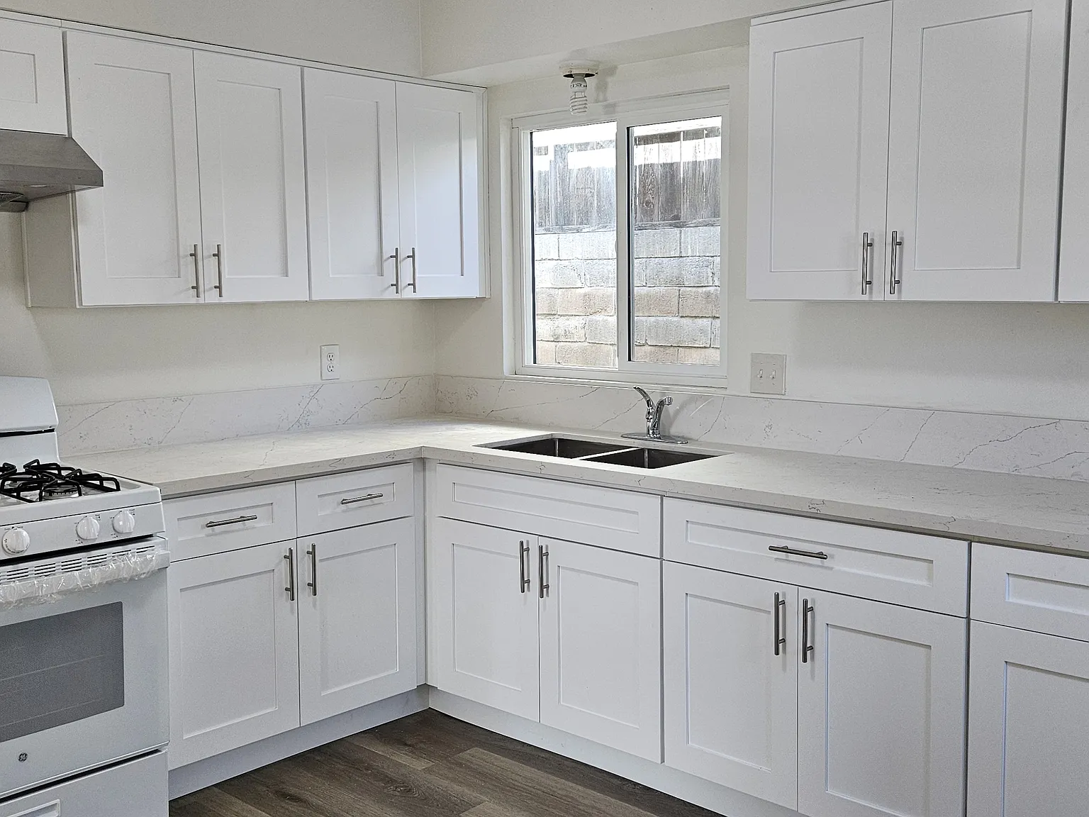 2 bed, 885 sqft, $2,750 — Photo 3