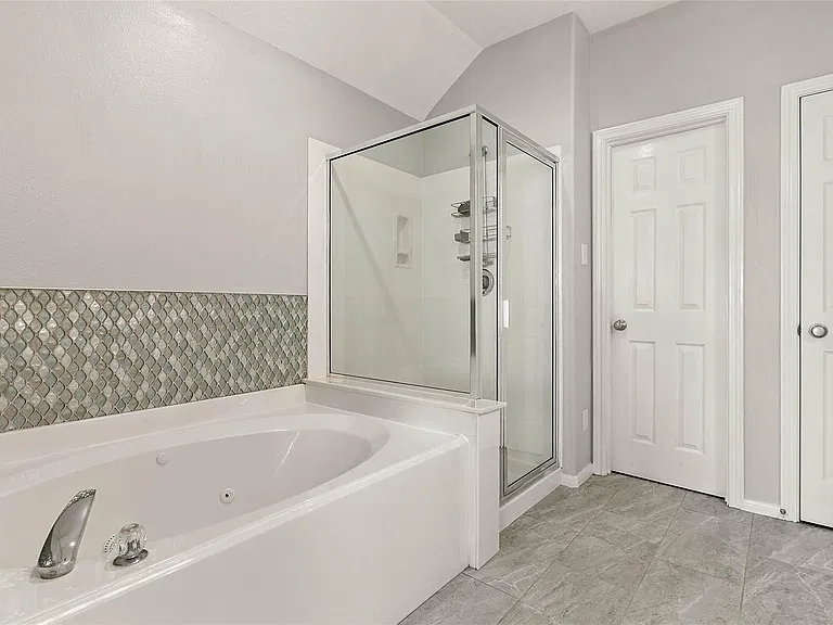 139 Ledgestone Pl — Photo 31