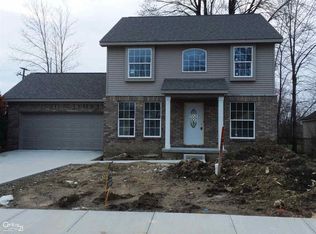 27823 Larchmont Saint, Saint Clair Shores, MI 48081