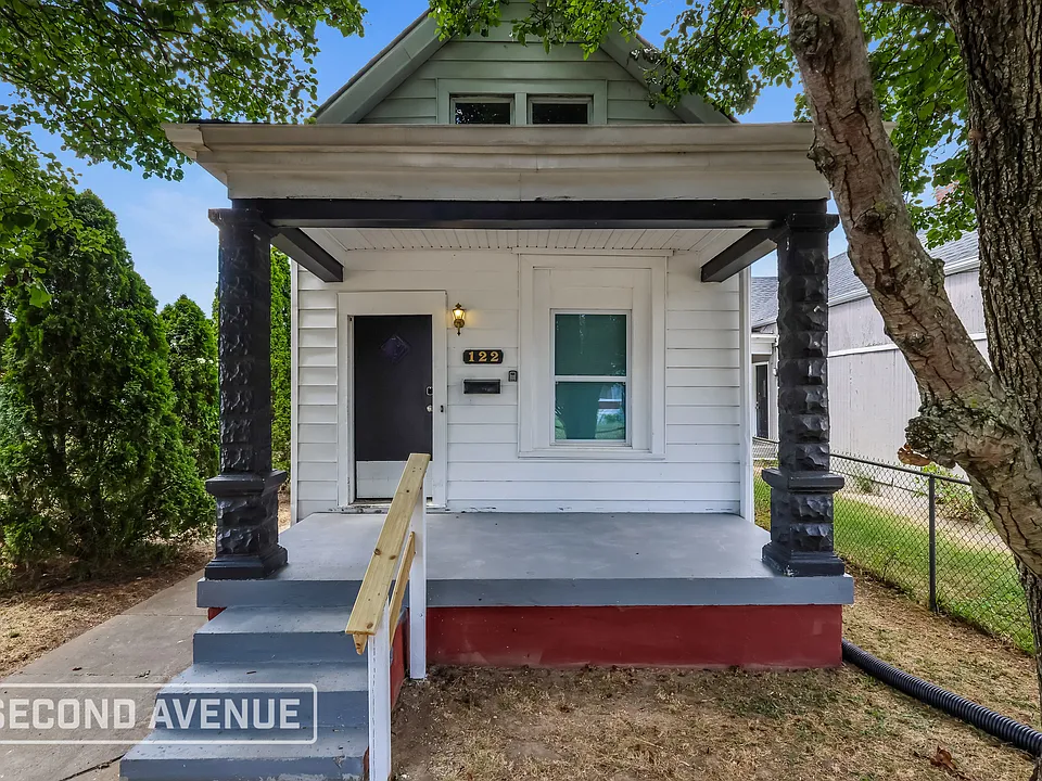 122 S Longworth Ave
