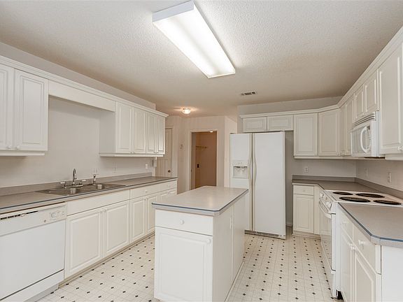 5th image of 9101 Caribbean Dr