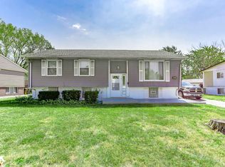 107 N Pine Ln, Glenwood, IL 60425