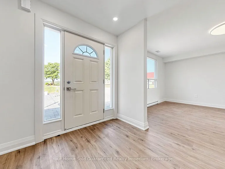 2060 Highway 7 — Photo 14