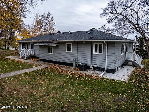 3rd image of 1112 W Lake Dr #1