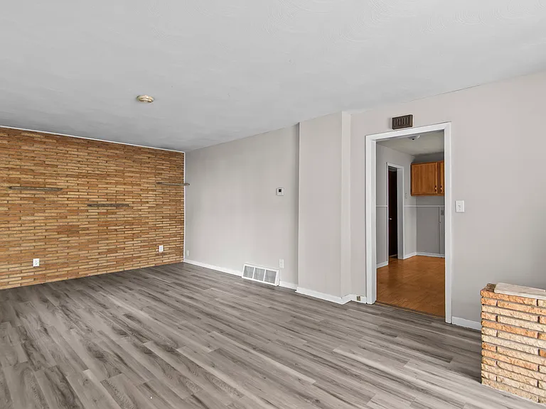 1220 N Bond St — Photo 18