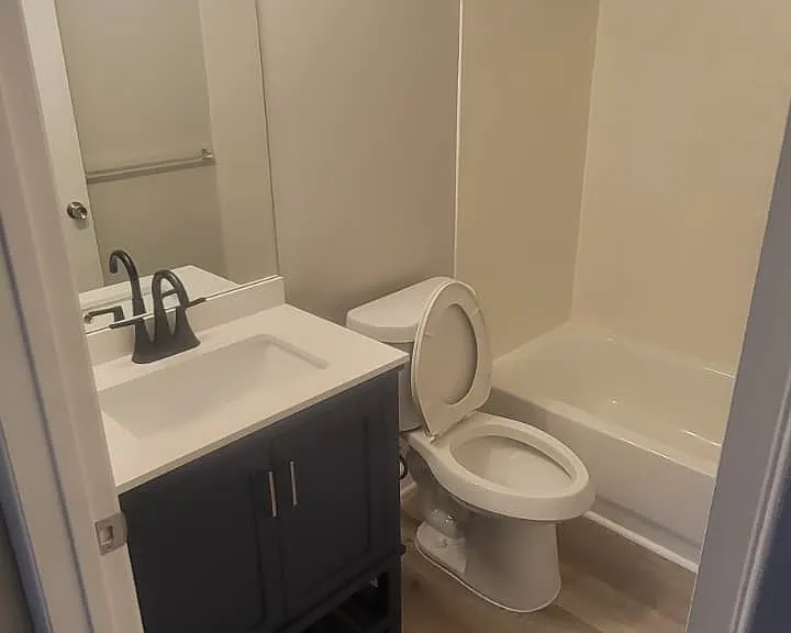 Guest Bathroom-Second Floor w/ Tub