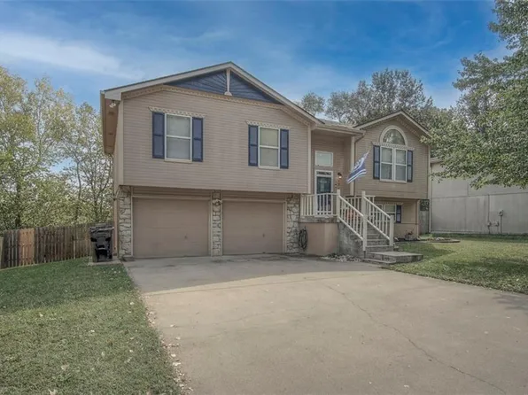 1715 S Whitney Dr, Independence, MO 64057