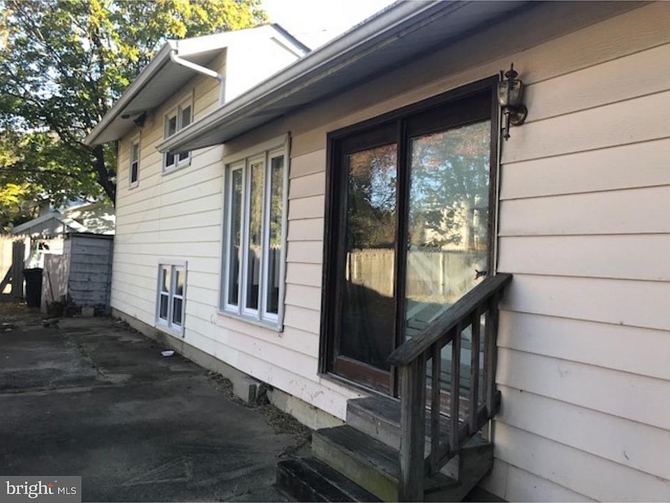 2nd image of 623 Vassar Rd