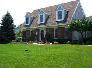 25768 N Arrowhead Dr, Mundelein, IL