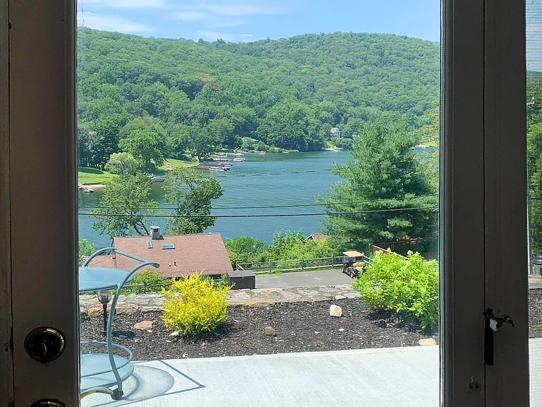 Lake Dr N — Photo 4