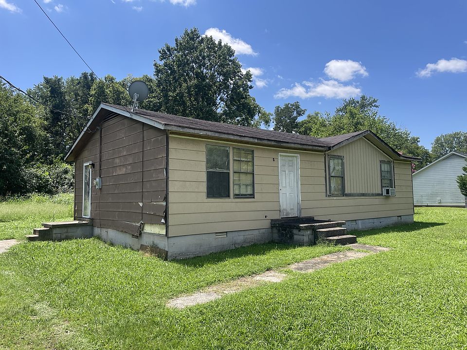 1st image of 2241 Dominion Dr