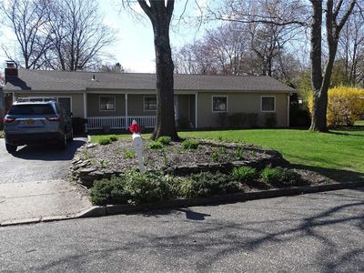 22 Huck Finn Ln, Shoreham, NY, 11786