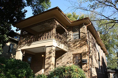 Large 3 bedroom upstairs duplex! Photo 1