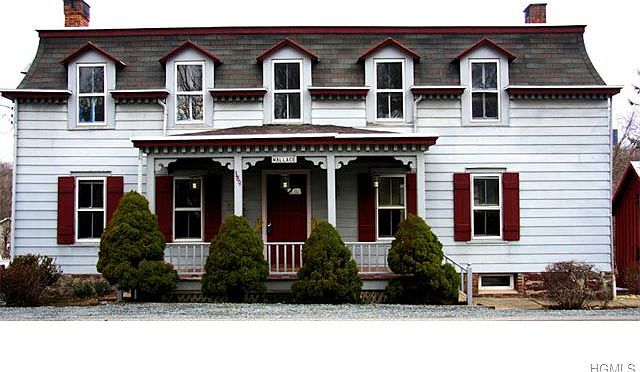 1st image of 389 Main St