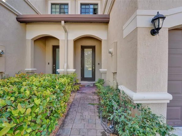 4228 N Dixie Highway #106, Oakland Park, FL 33334