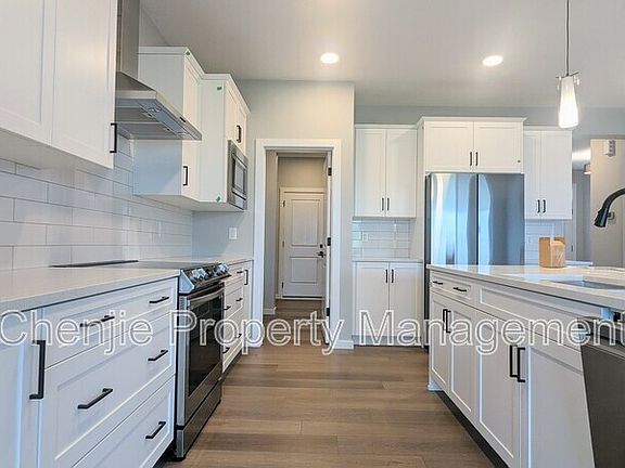 2nd image of 115 Stiles Bnd