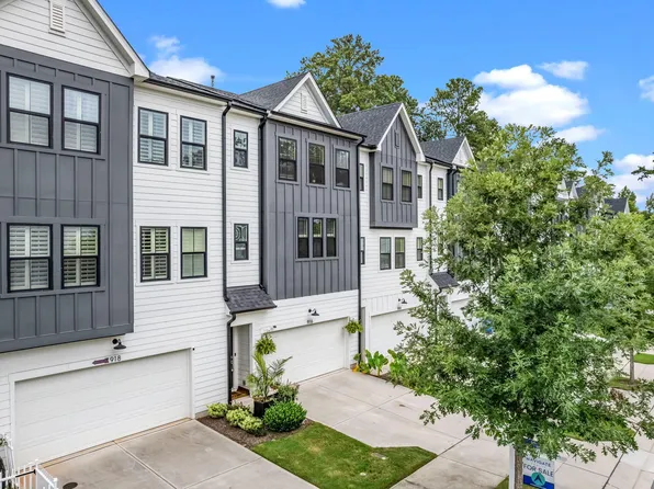 916 Waterside View Dr, Raleigh, NC 27606