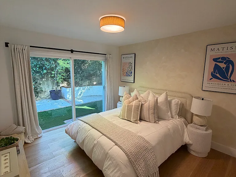 2964 Mandeville Canyon Rd — Photo 13