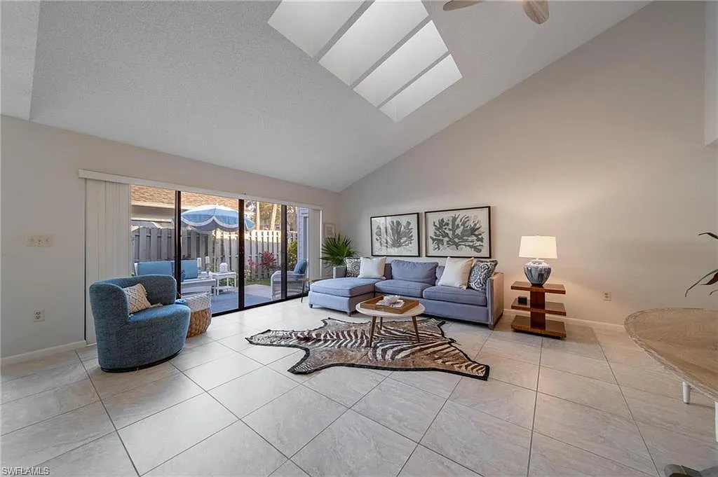 2 bed, 2.0 bath, 1282 sqft, $2,500 — Photo 4