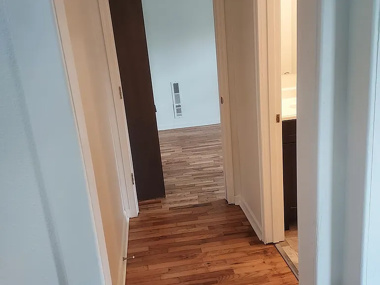403 S Somerset St — Photo 8