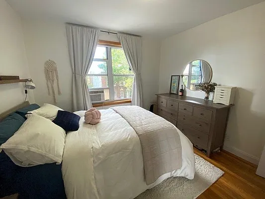 Rented by Bouklis Group | media 9