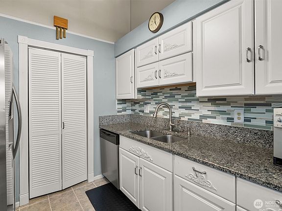 5th image of 7309 N Skyview Place #F304