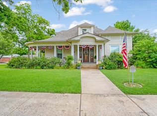 704 E Main St, Honey Grove, TX 75446