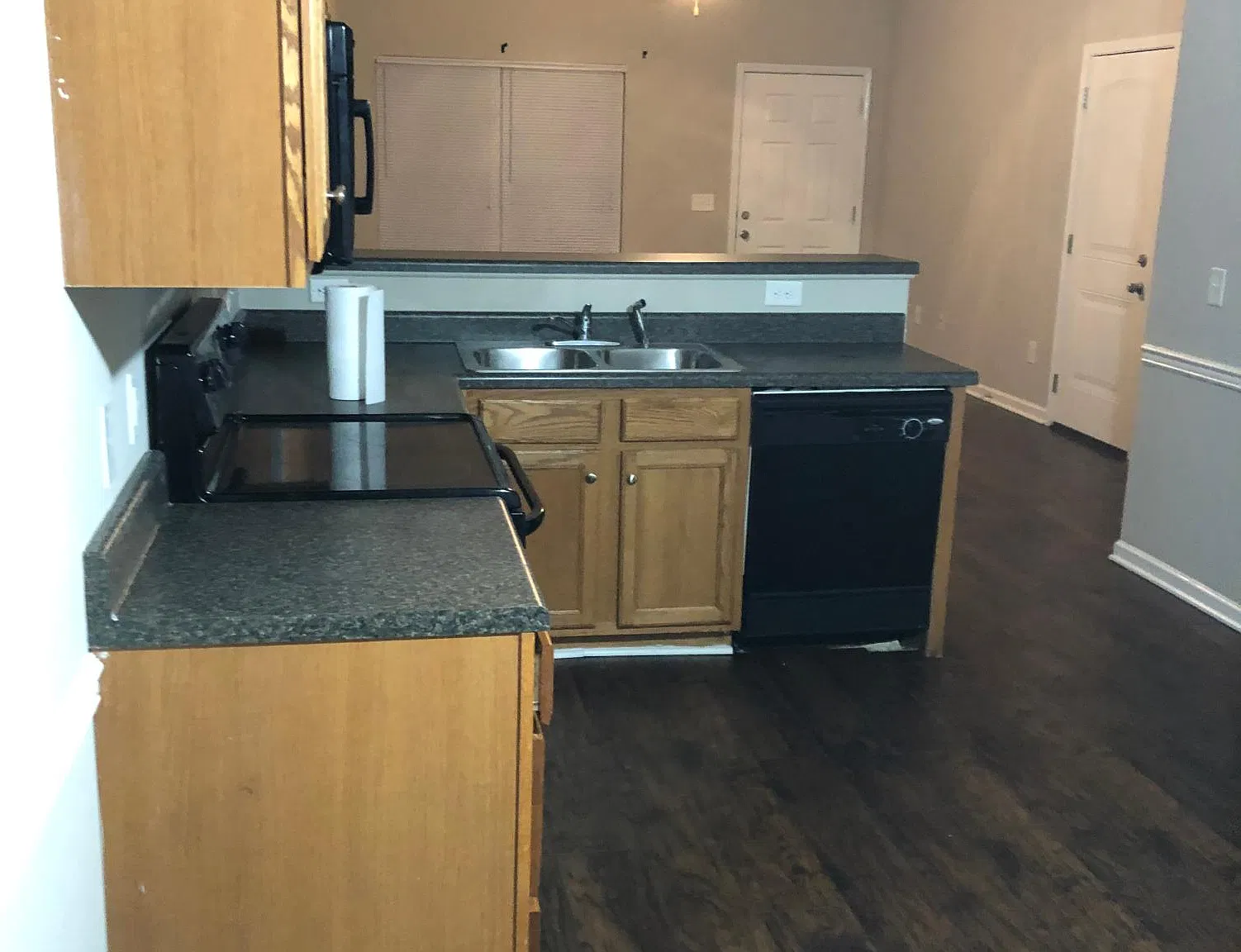 3 bed, 1280 sqft, $1,950 — Photo 4