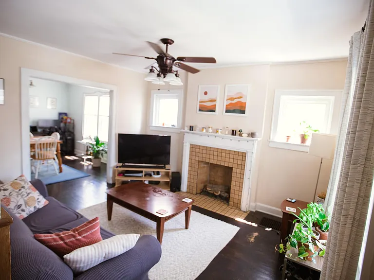 80 W California Ave — Photo 4