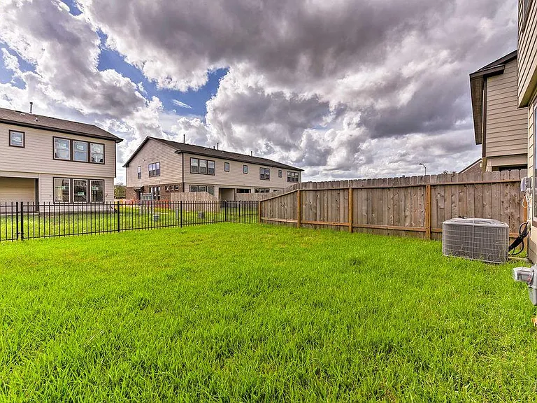 3322 Harvest Meadow Ln — Photo 26