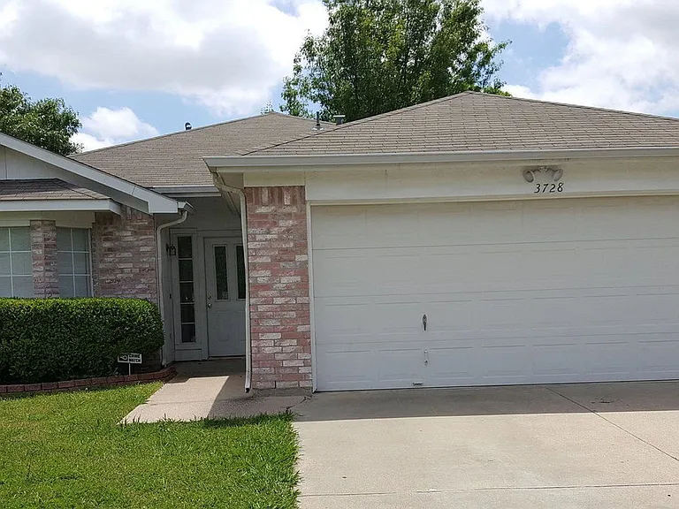 3728 Chaddybrook Ln — Photo 2