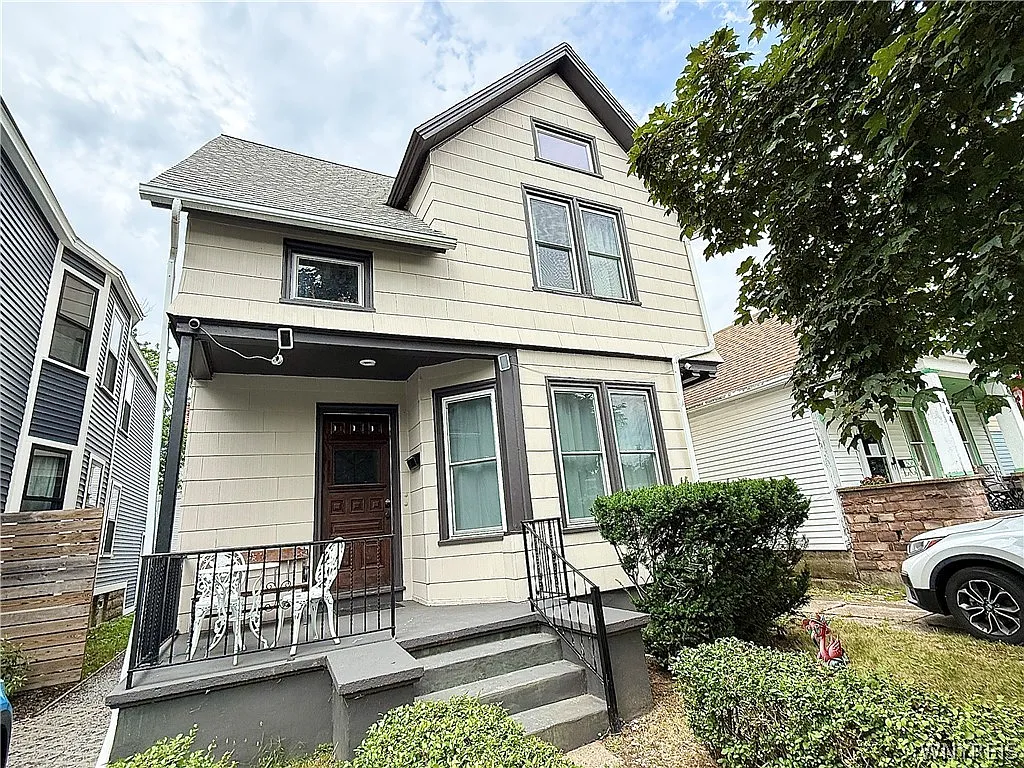 2 bed, 1.0 bath, 1089 sqft, $1,550 — Photo 1