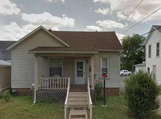420 E 5th St, Uhrichsville, OH